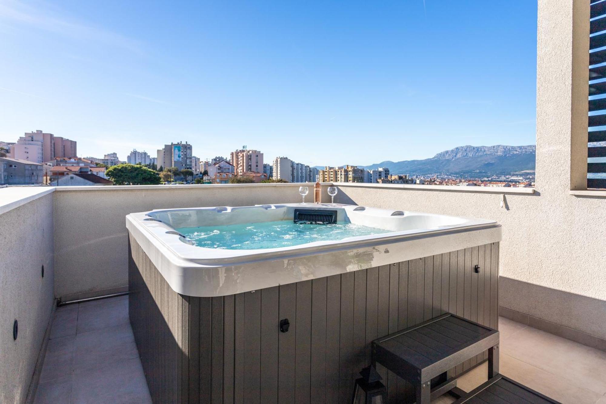 New Luxury 3-Bedroom Penthouse With Huge Terrace Split Exterior foto